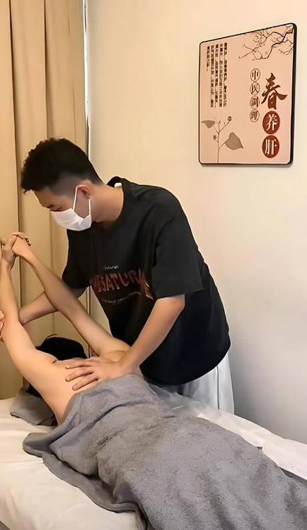 国产精品熟妇av在线的相关介绍