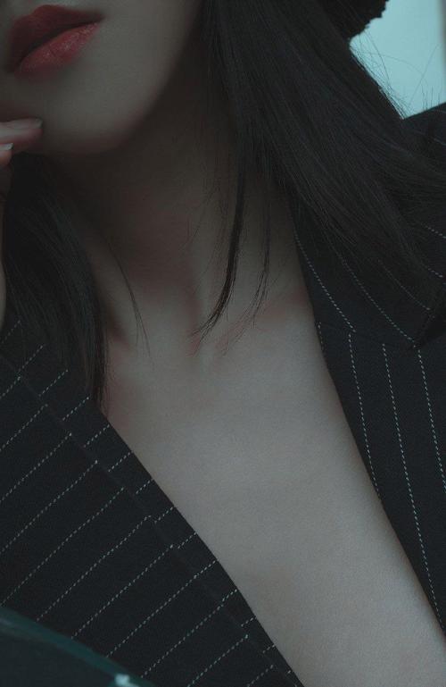 熟女少妇一区二的相关介绍