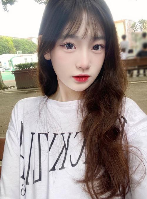 女人18毛片…的相关介绍