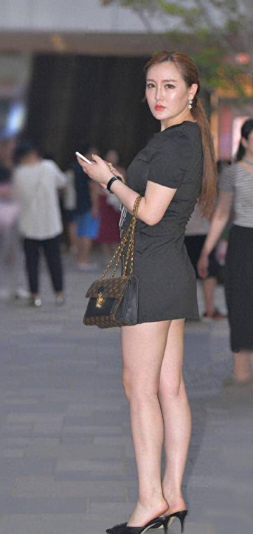少妇人妻短篇的相关介绍