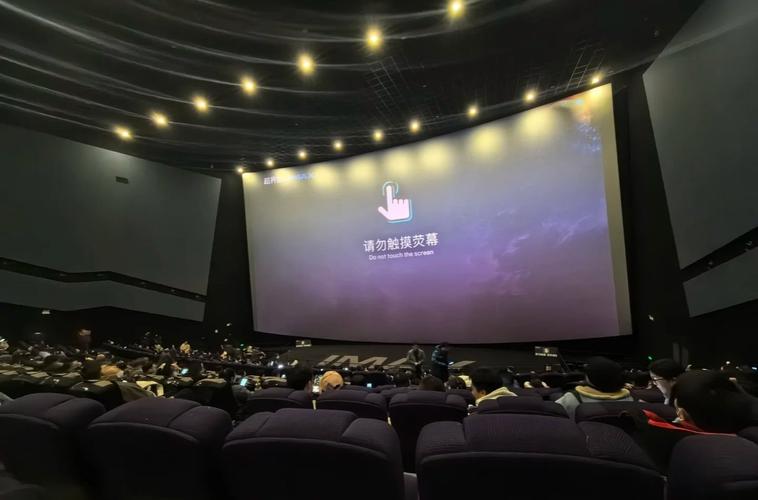 一边亲一边摸吃亲的相关介绍