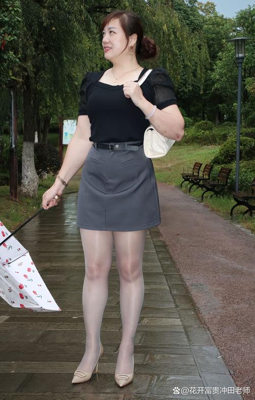 在线熟妇av的相关介绍