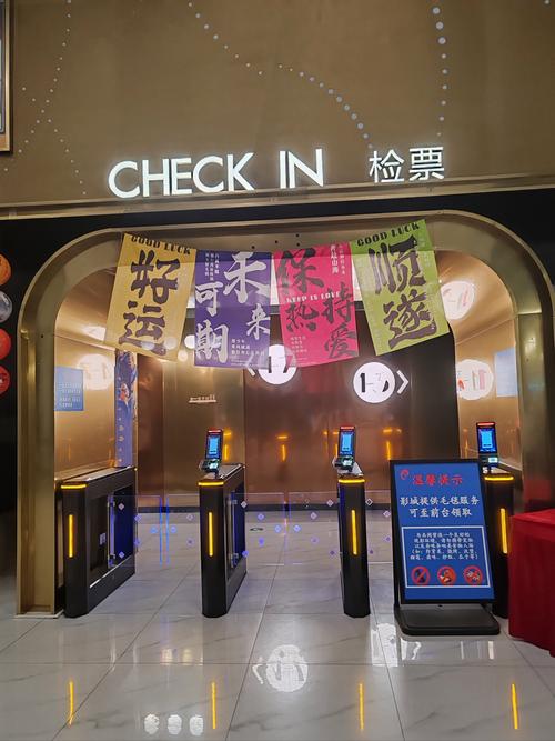 《一边亲一边摸》的相关介绍