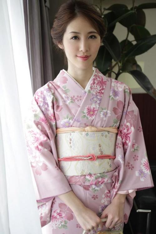阚清子大尺度写真的相关介绍
