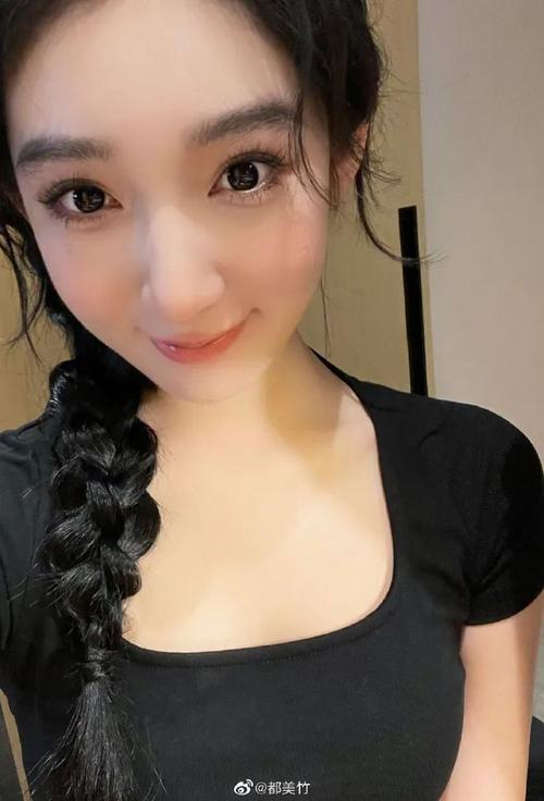 巨乳中出诱惑的相关介绍