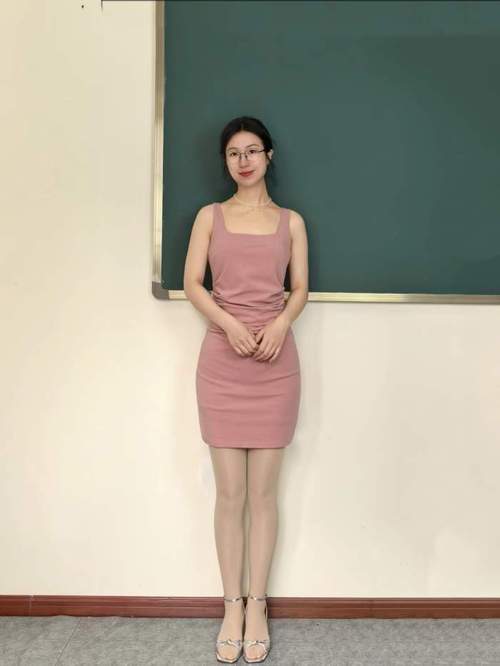 超性感大尺度美女图片的相关介绍