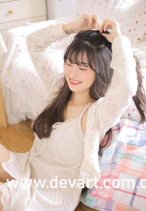 我操哭美女老师的相关介绍