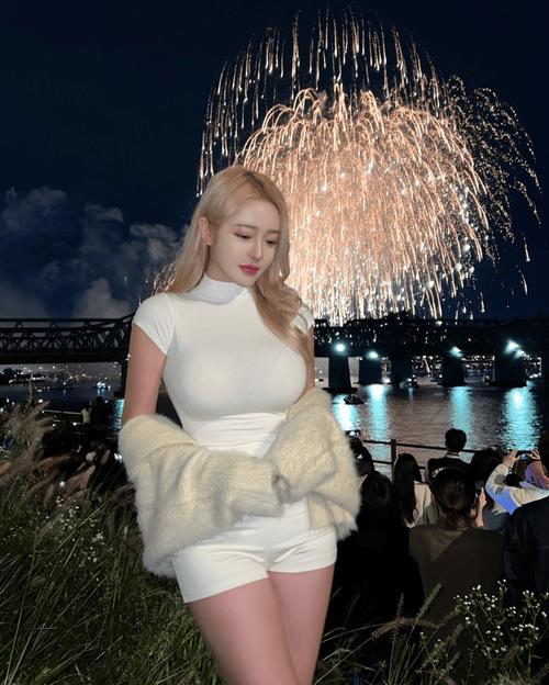 色午夜av久久久的相关介绍
