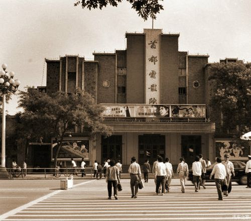 丰满女人在线观看免费看的相关介绍